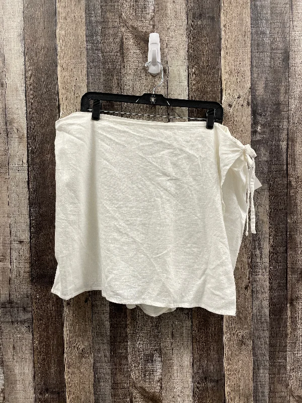 Skort By Old Navy In White, Size: 2x Engagement unclassified skirts