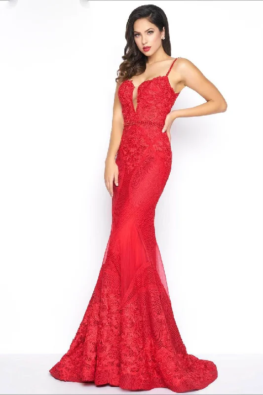 Mac Duggal Plunging Sweetheart Lace Mermaid Gown Preppy party dresses