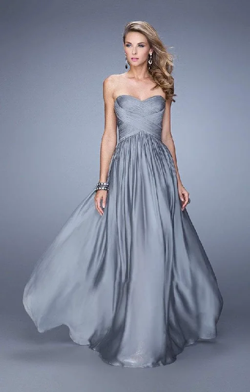 La Femme 21257 Strapless Interwoven Sweetheart Bodice Gown - 1 pc Platinum in size 6 Available Date night unclassified dresses La Femme 21257 Strapless Interwoven Sweetheart Bodice Gown - 1 pc Platinum in size 6 Available Date night unclassified dresses
