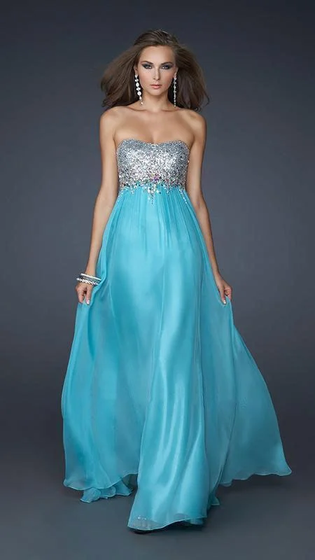 La Femme Strapless Cyrstal Embellished Evening Gown Lightweight unclassified dresses La Femme Strapless Cyrstal Embellished Evening Gown Lightweight unclassified dresses