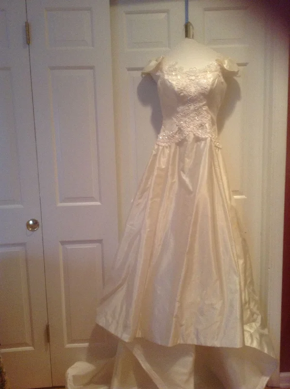 Priscilla of Boston Knitted unclassified dresses