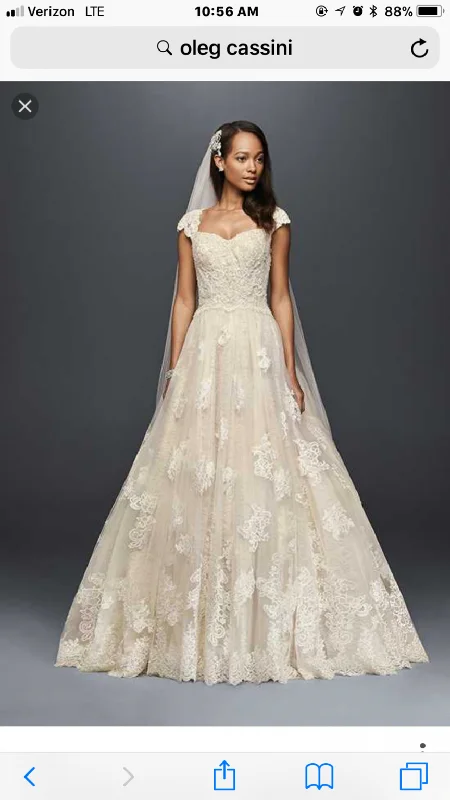 Oleg Cassini Striped unclassified dresses
