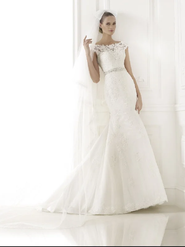 Pronovias Botis Wrap unclassified dresses