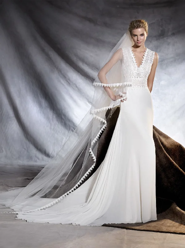 Pronovias OROBIA Travel unclassified dresses