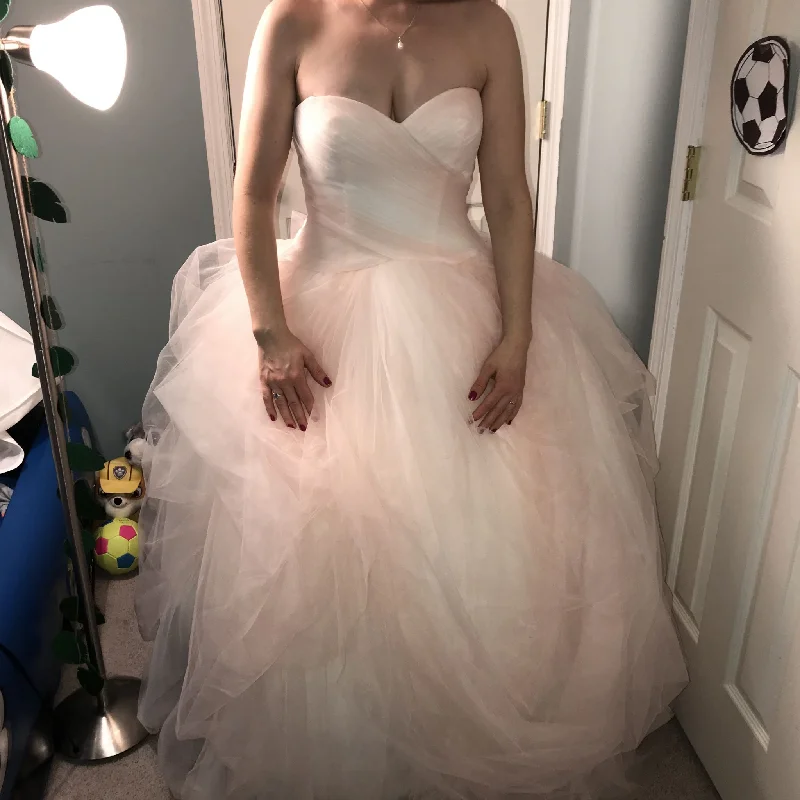 Vera Wang White Embroidered unclassified dresses