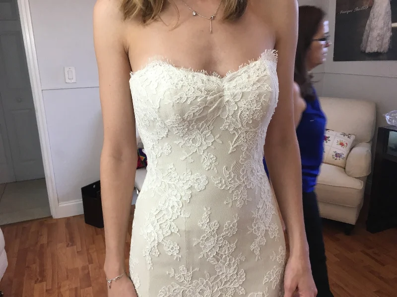 Monique Lhuillier Printed unclassified dresses