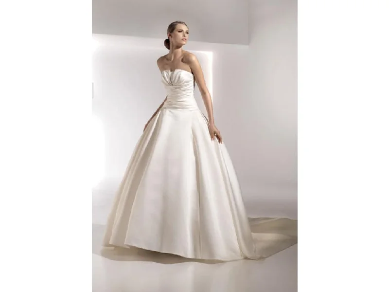 Pronovias Georgia Y2K unclassified dresses