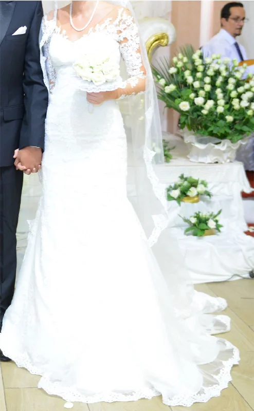 Pronovias Ruffled unclassified dresses