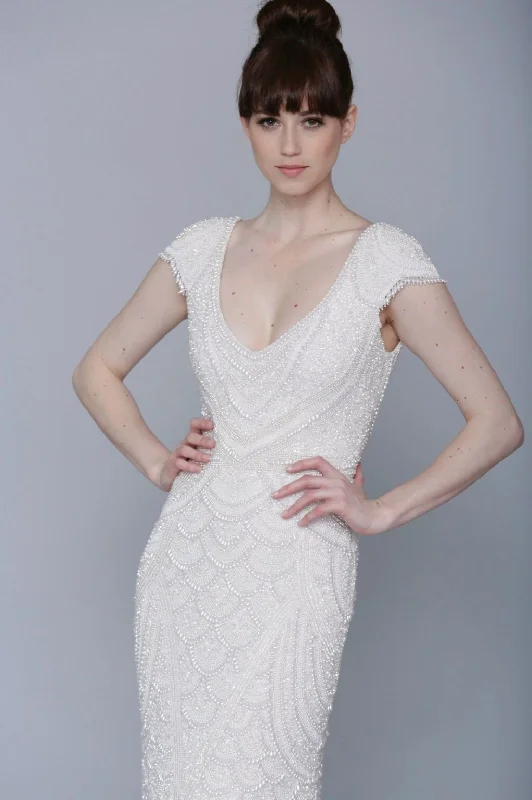 Theia Serena Plus size unclassified dresses