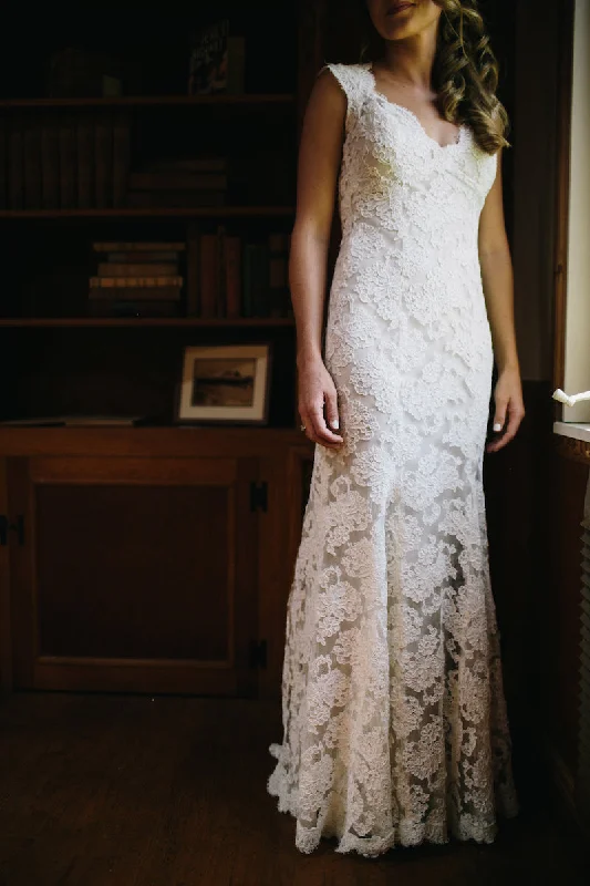 Monique Lhuillier Scarlet Floral unclassified dresses